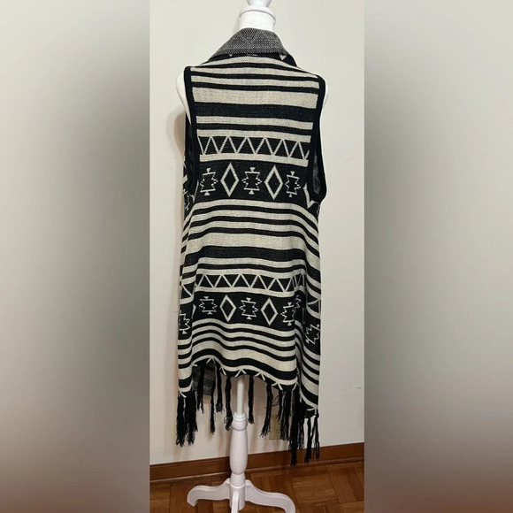 Lildy Aztec Printed Fringed Hem Sweater Vest Cardigan Black Beige L-XL - Picture 6 of 10